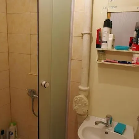 Cheap, Cozy And Great Location *